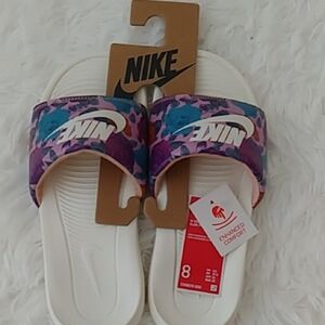 Nike Womens Multicolor Floral Print Slide Sandals. SIZE 8.